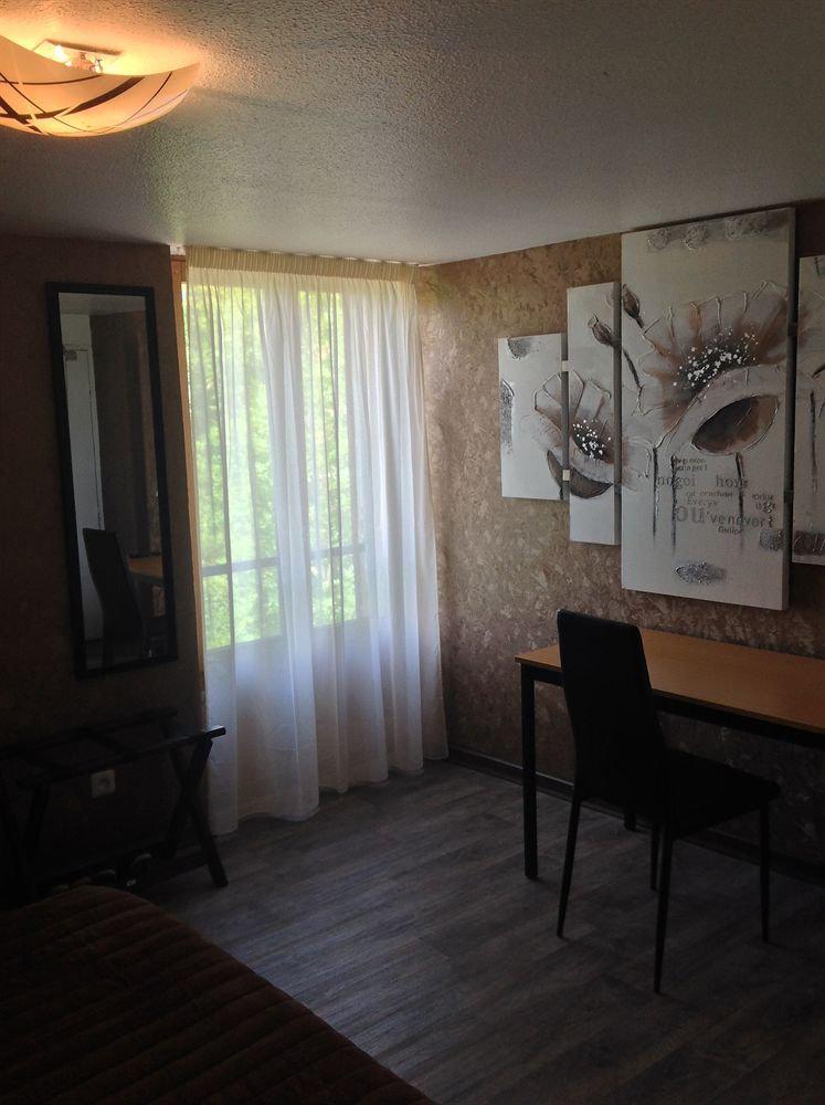 Alp'Hotel Voreppe Luaran gambar