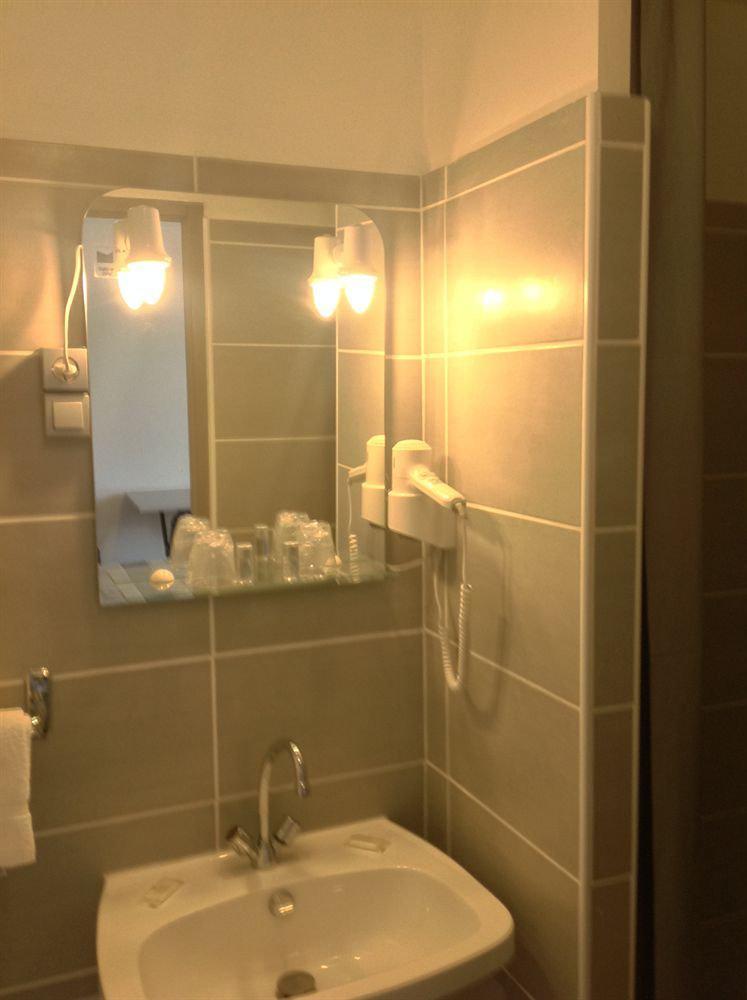 Alp'Hotel Voreppe Luaran gambar