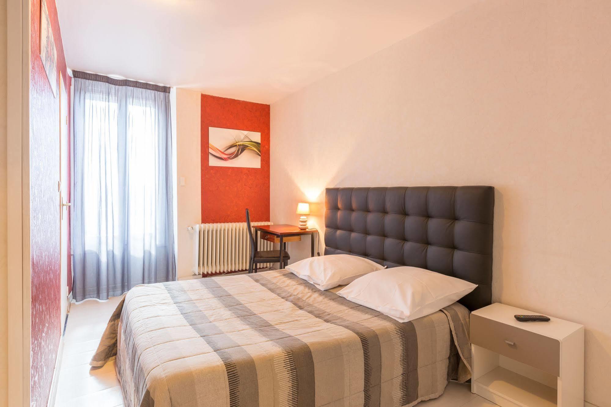 Alp'Hotel Voreppe Luaran gambar