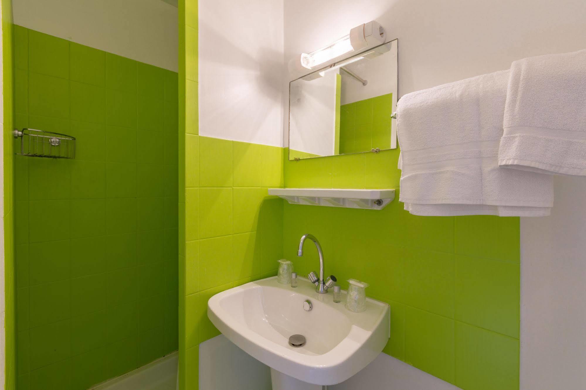 Alp'Hotel Voreppe Luaran gambar