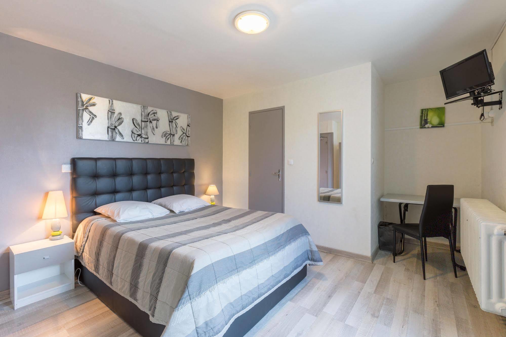 Alp'Hotel Voreppe Luaran gambar