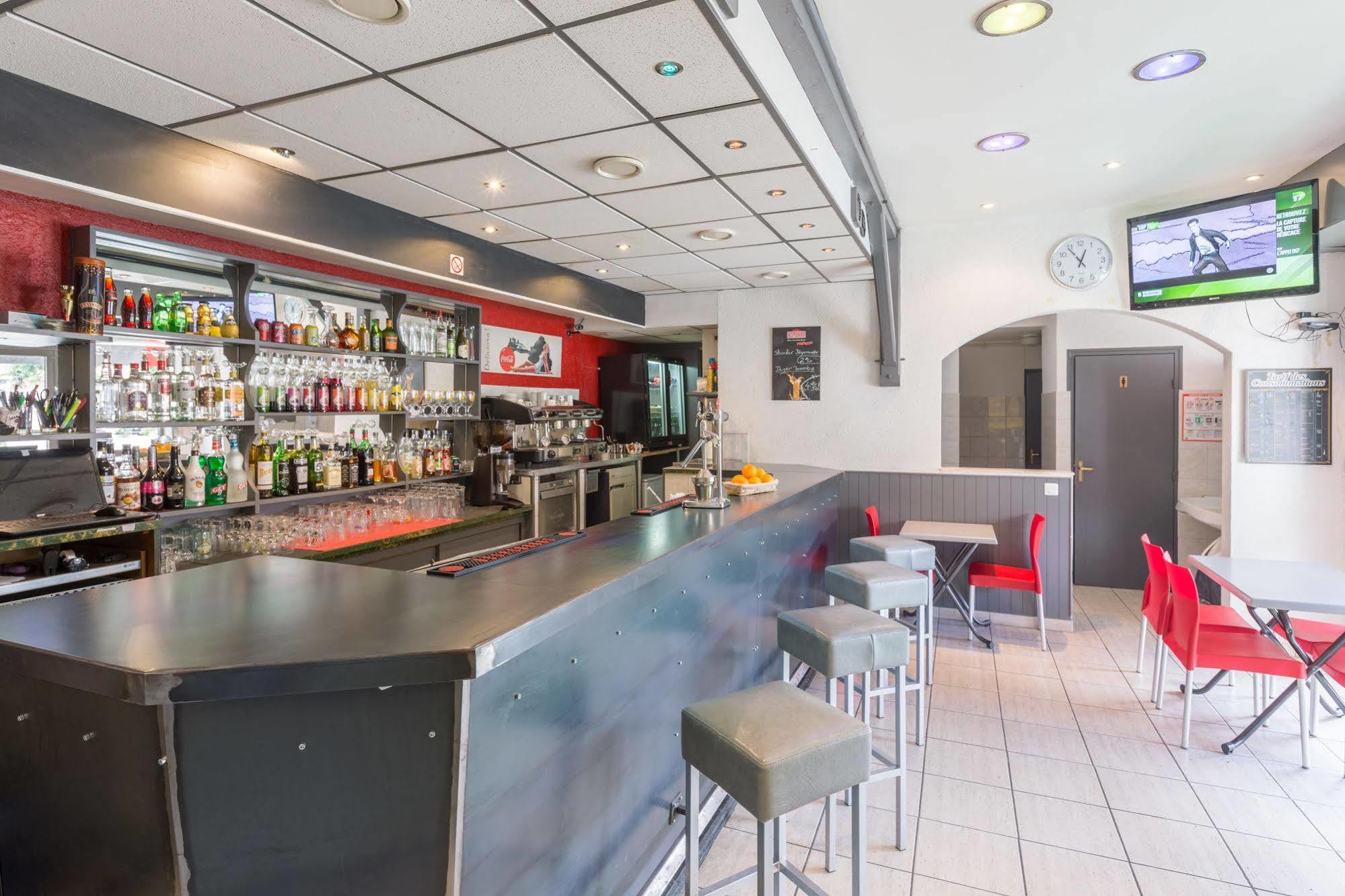 Alp'Hotel Voreppe Luaran gambar